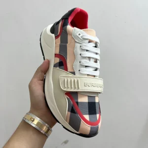 BURBERRY VINTAGE CHECK SNEAKERS - BBR112