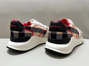 BURBERRY VINTAGE CHECK SNEAKERS - BBR112