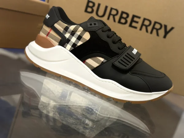 BURBERRY VINTAGE CHECK SNEAKERS - BBR114