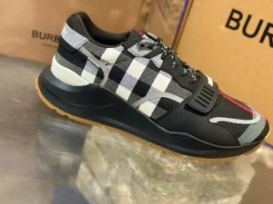 BURBERRY VINTAGE CHECK SNEAKERS - BBR115