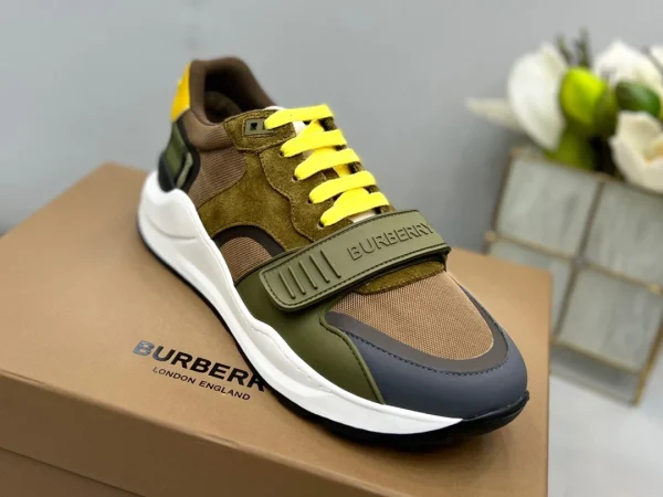 BURBERRY VINTAGE CHECK SNEAKERS - BBR117