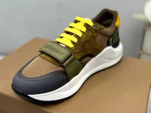 BURBERRY VINTAGE CHECK SNEAKERS - BBR117