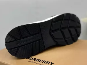 BURBERRY VINTAGE CHECK SNEAKERS - BBR117