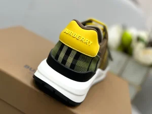 BURBERRY VINTAGE CHECK SNEAKERS - BBR117