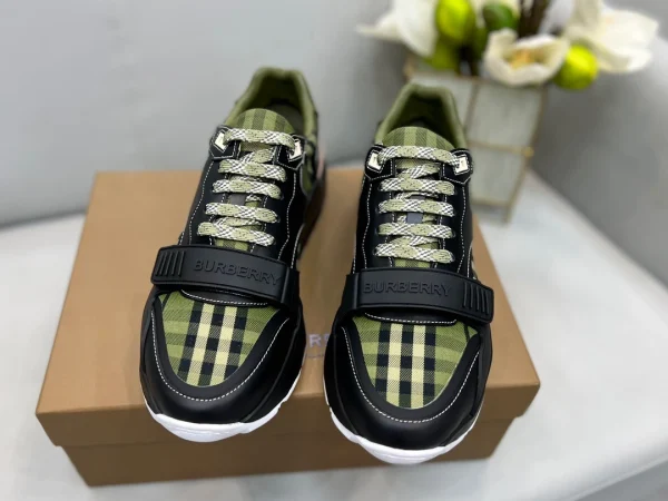 BURBERRY VINTAGE CHECK SNEAKERS - BBR118