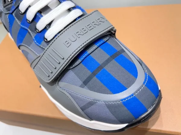 BURBERRY VINTAGE CHECK SNEAKERS - BBR122