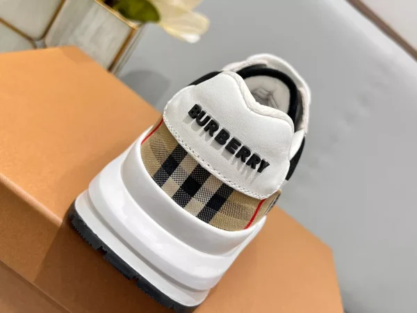 BURBERRY VINTAGE CHECK SNEAKERS - BBR123