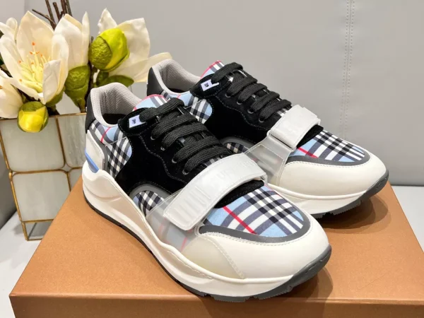 BURBERRY VINTAGE CHECK SNEAKERS - BBR125