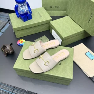 GUCCI SLIPPERS