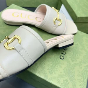 GUCCI SLIPPERS
