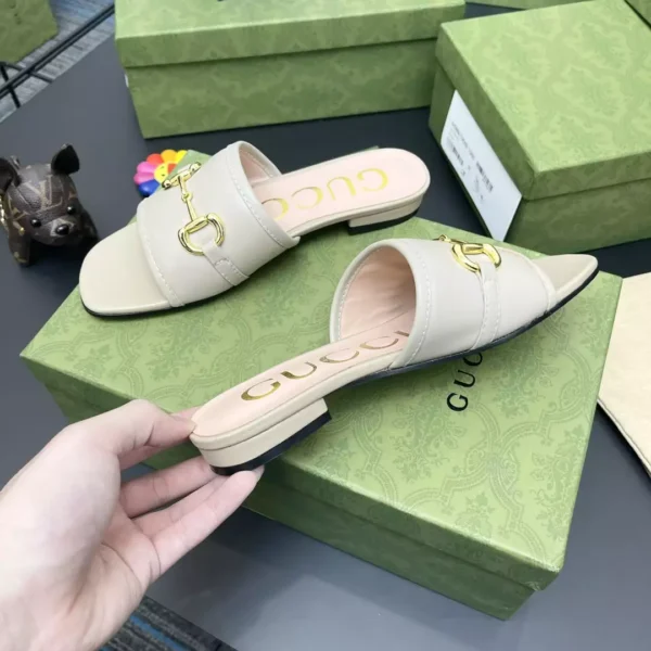 GUCCI SLIPPERS