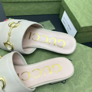 GUCCI SLIPPERS