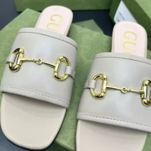 GUCCI SLIPPERS