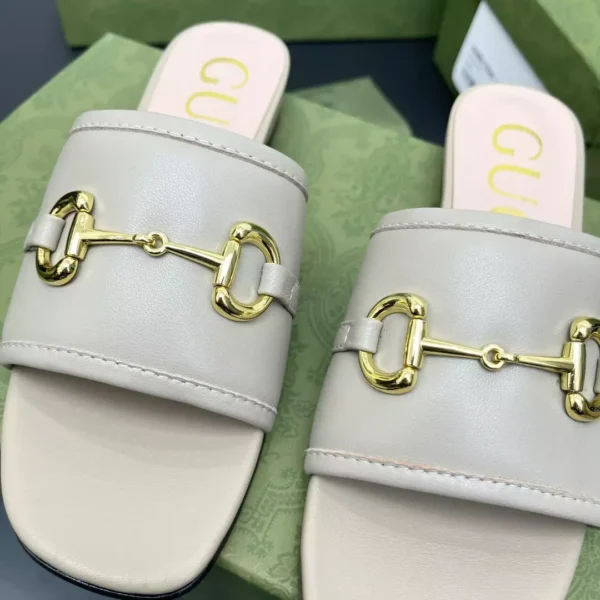 GUCCI SLIPPERS