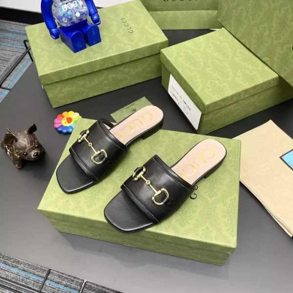 GUCCI SLIPPERS - SDG026