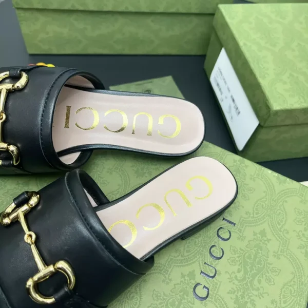 GUCCI SLIPPERS - SDG026