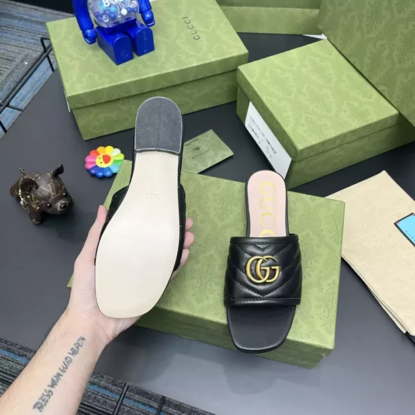 GUCCI SLIPPERS - SDG030