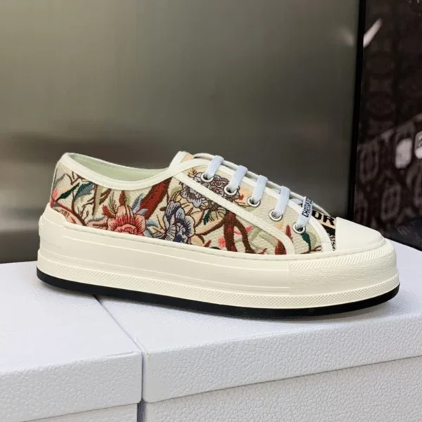 WALK'N'DIOR PLATFORM SNEAKERS UNISEX JARDIN D'HIVER EMBROIDERED WHITE – CD154