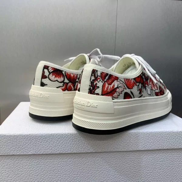 WALK'N'DIOR PLATFORM SNEAKERS UNISEX LE COEUR DES PAPILLONS EMBROIDERED WHITERED – CD167