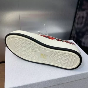 WALK'N'DIOR PLATFORM SNEAKERS UNISEX LE COEUR DES PAPILLONS EMBROIDERED WHITERED – CD167