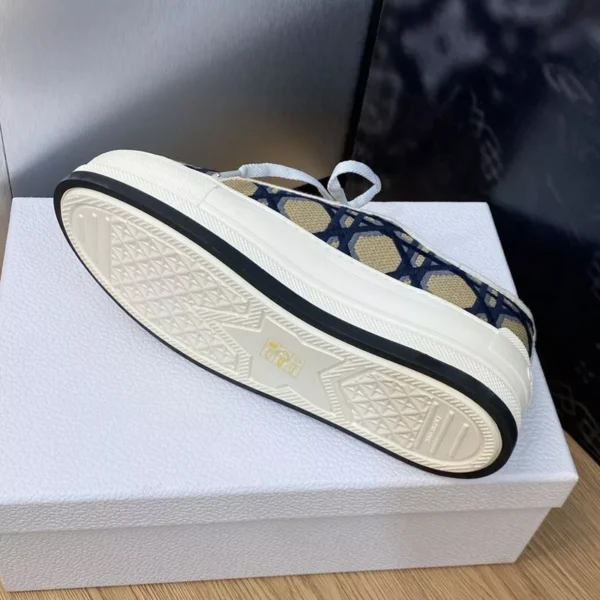 WALK'N'DIOR PLATFORM SNEAKERS UNISEX MACROCANNAGE EMBROIDERED BLUE – CD148