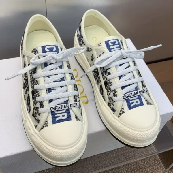 WALK'N'DIOR PLATFORM SNEAKERS UNISEX TOILE DE JOUY SOLEIL EMBROIDERED WHITEBLUE – CD153