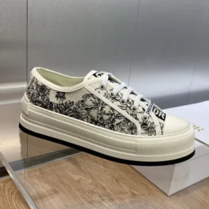 WALK'N'DIOR PLATFORM SNEAKERS UNISEX TOILE DE JOUY VOYAGE EMBROIDERED WHITE – CD156