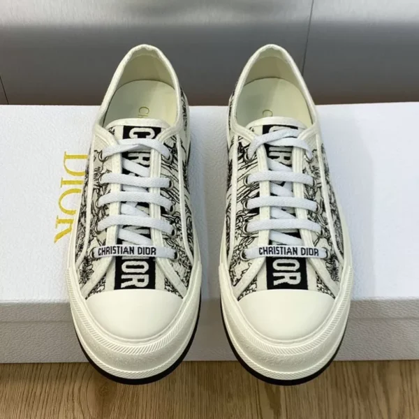 WALK'N'DIOR PLATFORM SNEAKERS UNISEX TOILE DE JOUY VOYAGE EMBROIDERED WHITE – CD156