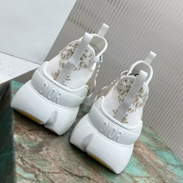 DIOR D-CONNECT SNEAKERS WOMEN REVE D'INFINI TECHNICAL FABRIC WHITEGOLD – CD195