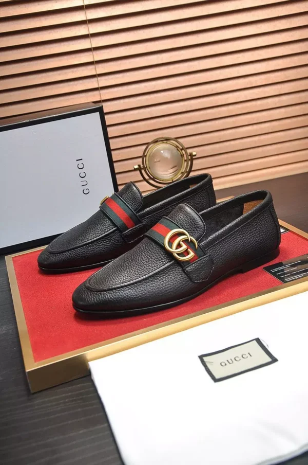 GUCCI BLACK LEATHER LOAFER WITH DOUBLE G AND WEB - LDG28
