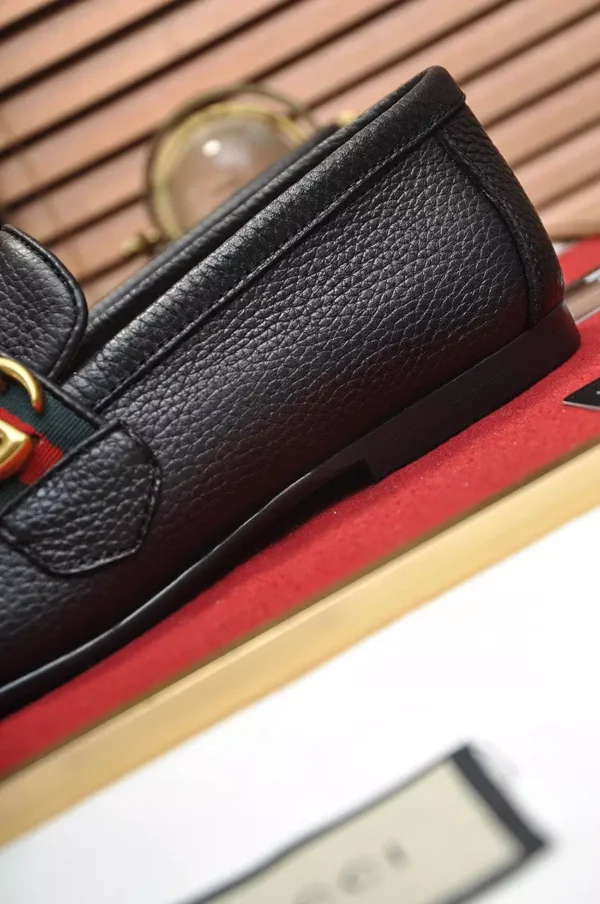 GUCCI BLACK LEATHER LOAFER WITH DOUBLE G AND WEB - LDG28