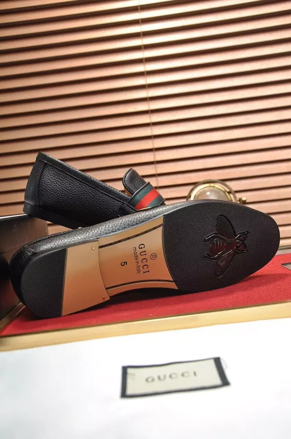 GUCCI BLACK LEATHER LOAFER WITH DOUBLE G AND WEB - LDG28