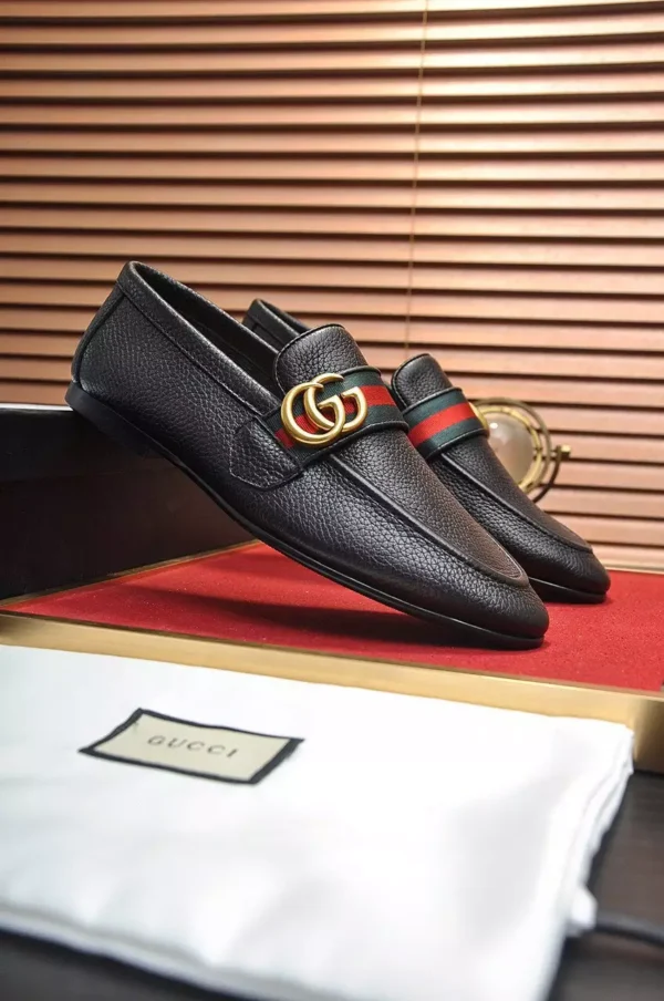 GUCCI BLACK LEATHER LOAFER WITH DOUBLE G AND WEB - LDG28