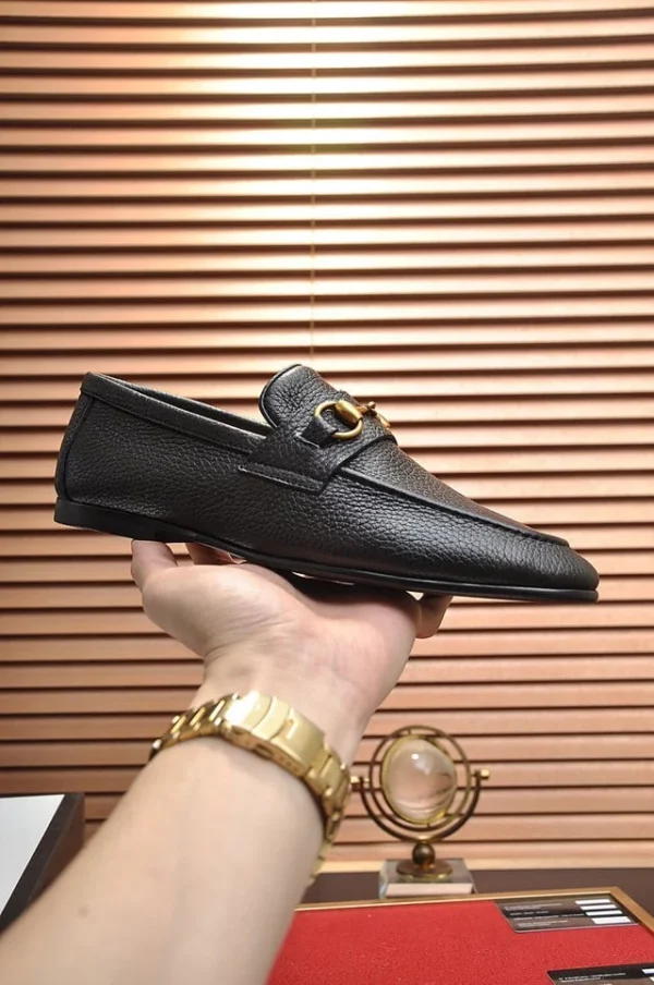 GUCCI JORDAAN LEATHER LOAFER IN BLACK - LDG23