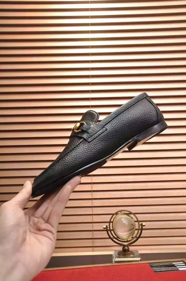 GUCCI JORDAAN LEATHER LOAFER IN BLACK - LDG23