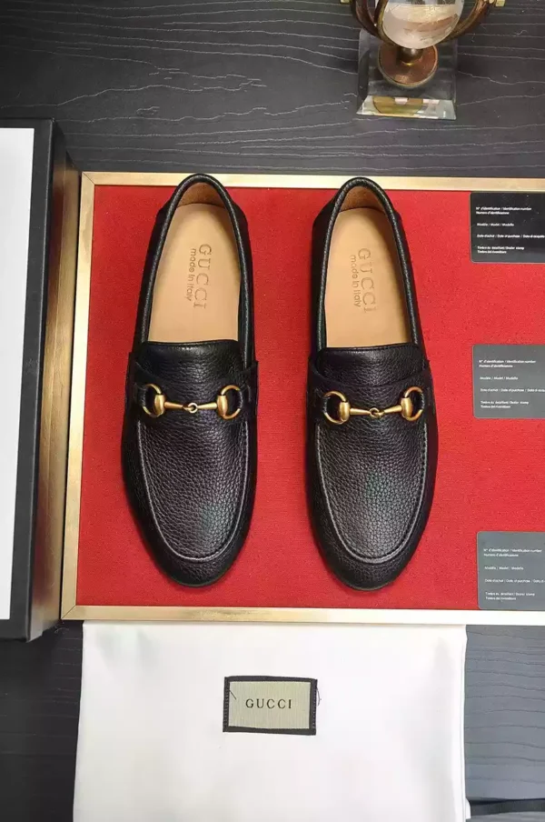 GUCCI JORDAAN LEATHER LOAFER IN BLACK - LDG23