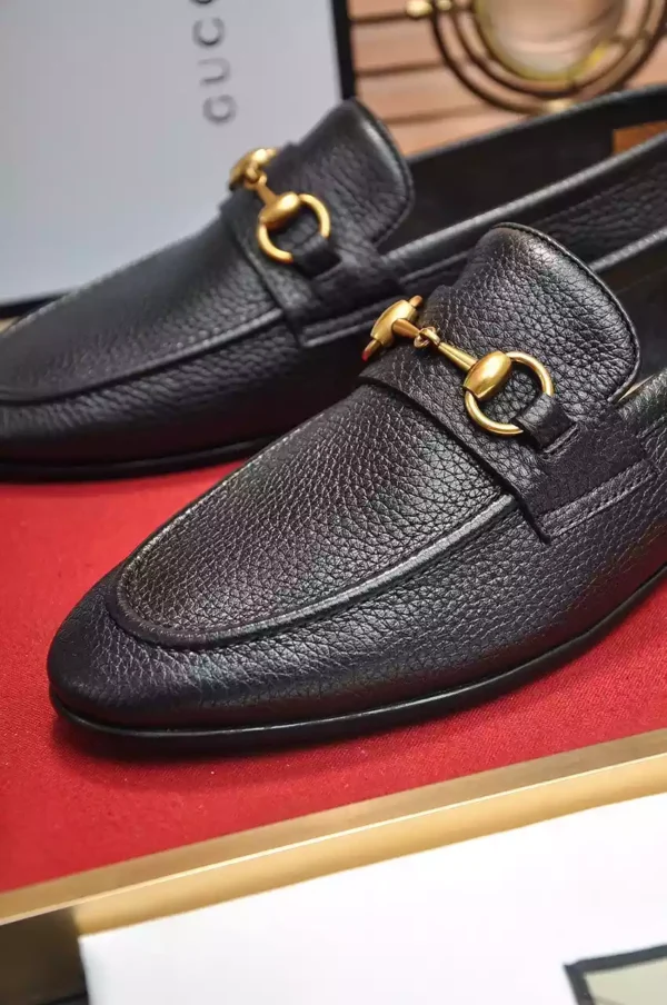 GUCCI JORDAAN LEATHER LOAFER IN BLACK - LDG23