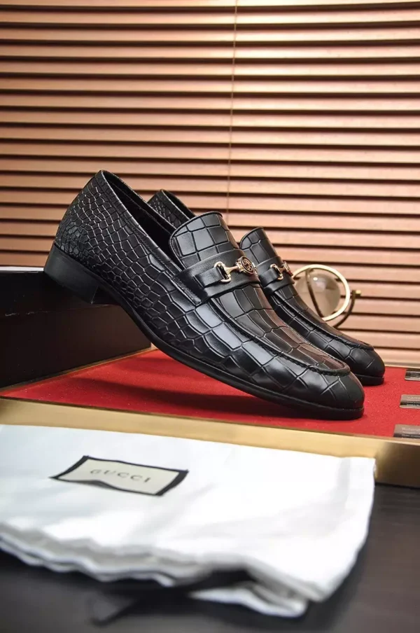 GUCCI JORDAAN LOAFER IN BLACK CROCODILE - LDG31