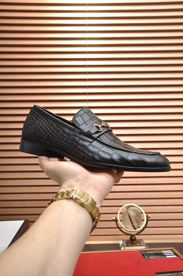 GUCCI JORDAAN LOAFER IN BLACK CROCODILE - LDG31