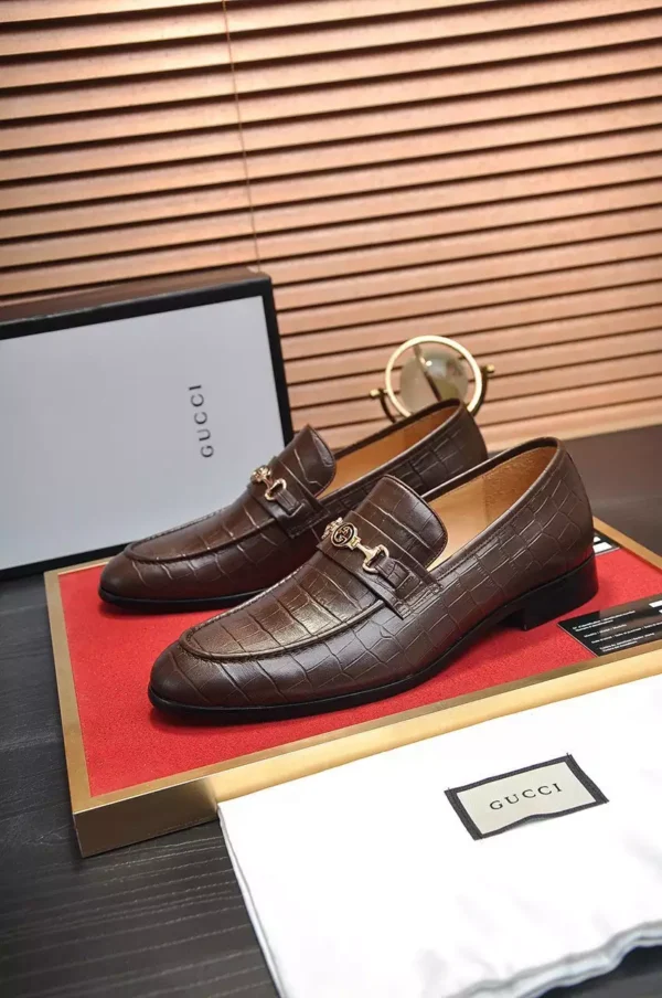 GUCCI JORDAAN LOAFER IN BROWN CROCODILE - LDG27