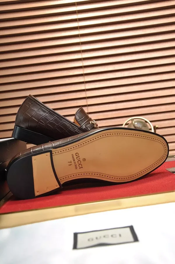 GUCCI JORDAAN LOAFER IN BROWN CROCODILE - LDG27