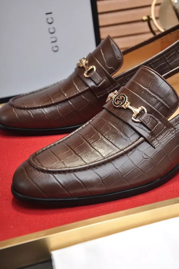 GUCCI JORDAAN LOAFER IN BROWN CROCODILE - LDG27