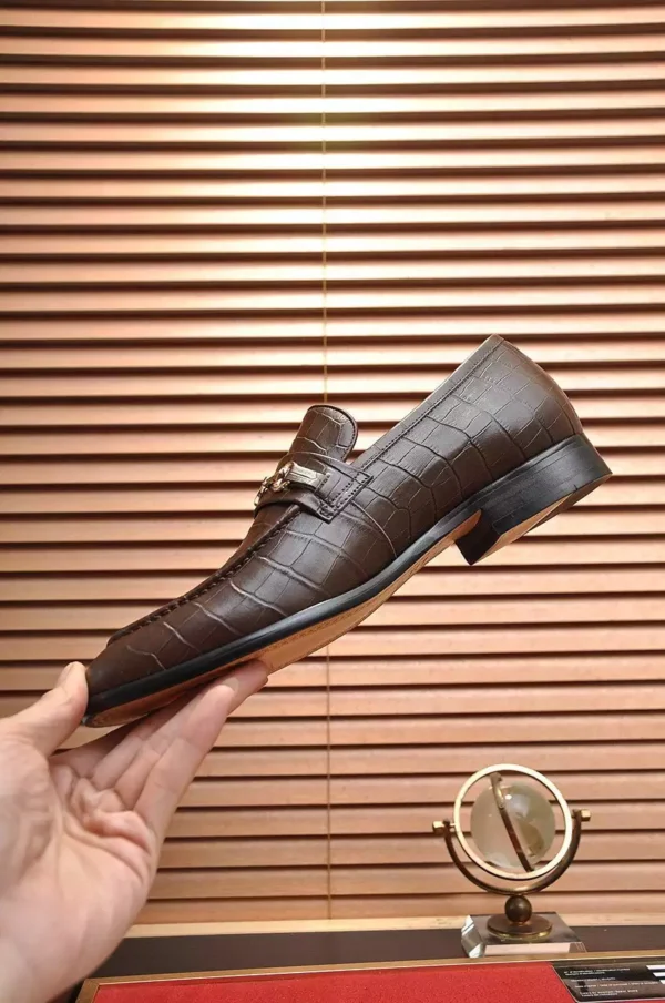 GUCCI JORDAAN LOAFER IN BROWN CROCODILE - LDG27