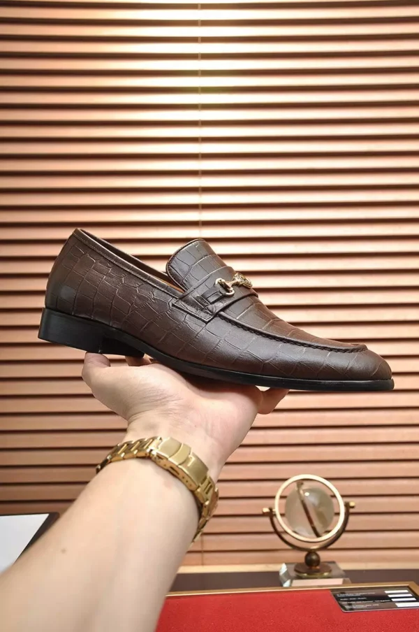 GUCCI JORDAAN LOAFER IN BROWN CROCODILE - LDG27