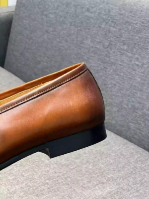 GUCCI LEATHER LOAFER WITH DOUBLE G AND WEB IN BROWN - LDG26
