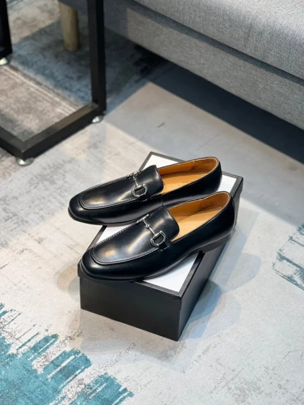 GUCCI LOAFER WITH HORSEBIT IN BLACK - LDG24
