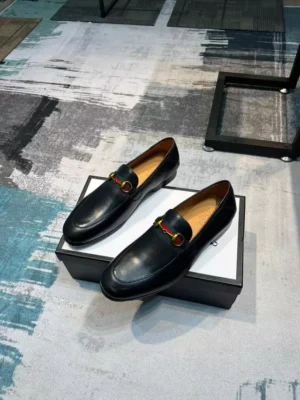 GUCCI LOAFER WITH WEB IN BLACK - LDG25