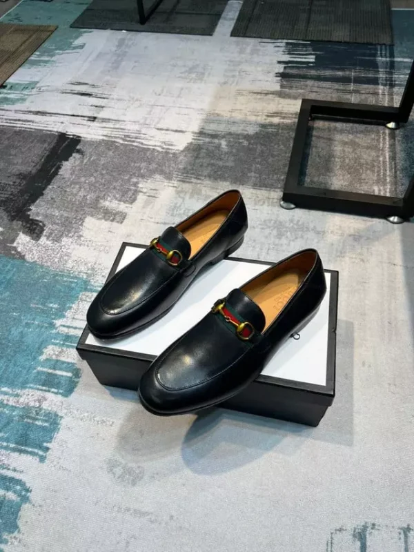 GUCCI LOAFER WITH WEB IN BLACK - LDG25