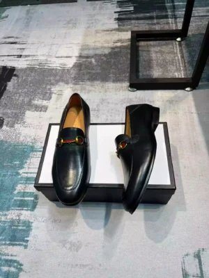 GUCCI LOAFER WITH WEB IN BLACK - LDG25