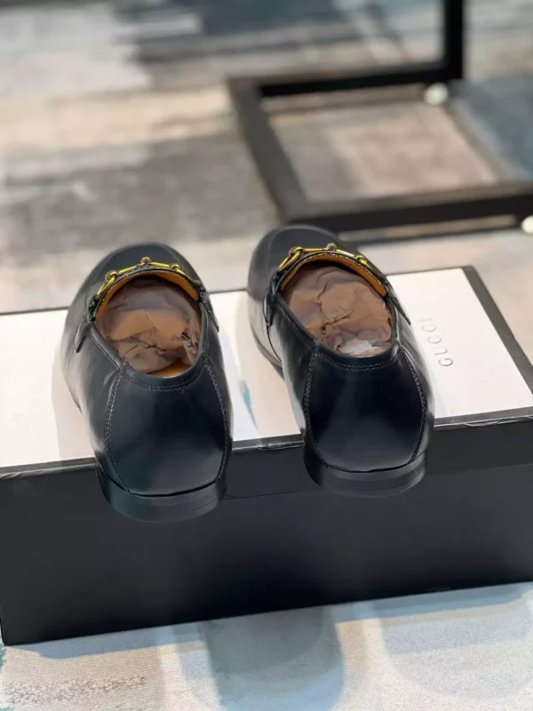 GUCCI LOAFER WITH WEB IN BLACK - LDG25